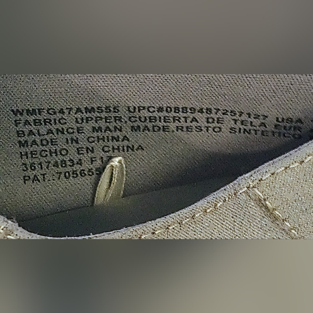 𝑭𝒂𝒅𝒆𝒅 𝑮𝒍𝒐𝒓𝒚 𝑺𝒏𝒆𝒂𝒌𝒆𝒓𝒔 𝒘𝒊𝒕𝒉 𝑭𝒂𝒖𝒙 𝑭𝒖𝒓 𝑷𝒐𝒎𝑷𝒐𝒎 - Picture 3 of 7